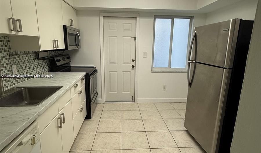9971 W Bay Harbor Dr 205, Bay Harbor Islands, FL 33154 - 1 Beds, 2 Bath