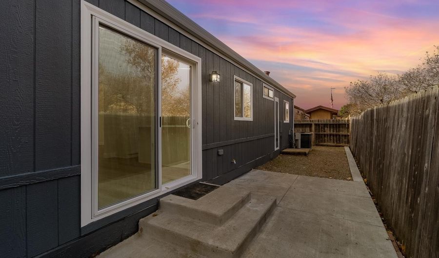 2555 Flosden Rd Unit: 8, American Canyon, CA 94503 - 3 Beds, 2 Bath