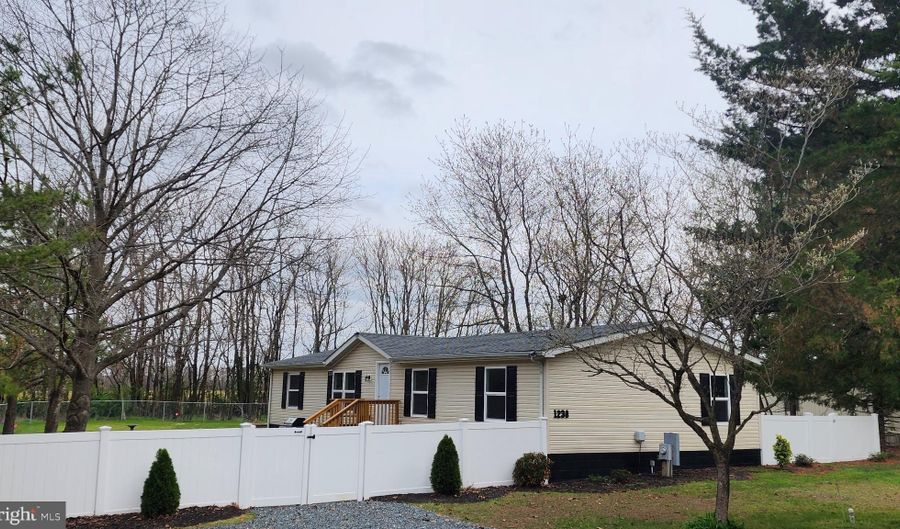1238 DEEP GRASS Ln, Greenwood, DE 19950 - 4 Beds, 2 Bath