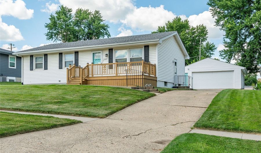 1107 4th St SW, Altoona, IA 50009 - 3 Beds, 1 Bath