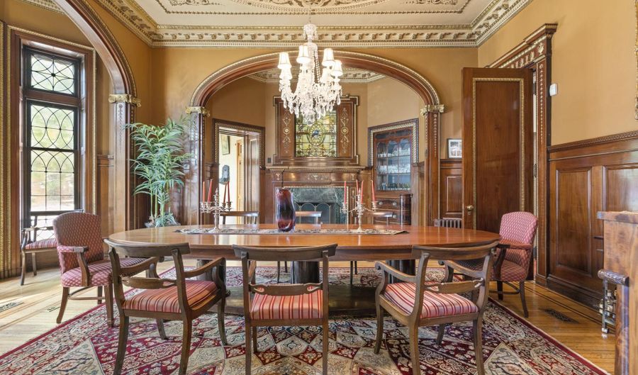 106 E CHASE St, Baltimore, MD 21202 - 7 Beds, 7 Bath
