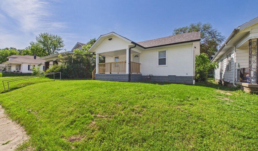 1403 W 3rd St, Anderson, IN 46016 - 3 Beds, 2 Bath