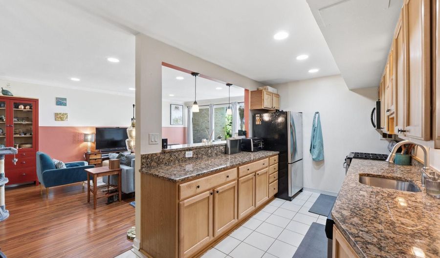 7541 SPRING LAKE Dr B-2, Bethesda, MD 20817 - 2 Beds, 1 Bath
