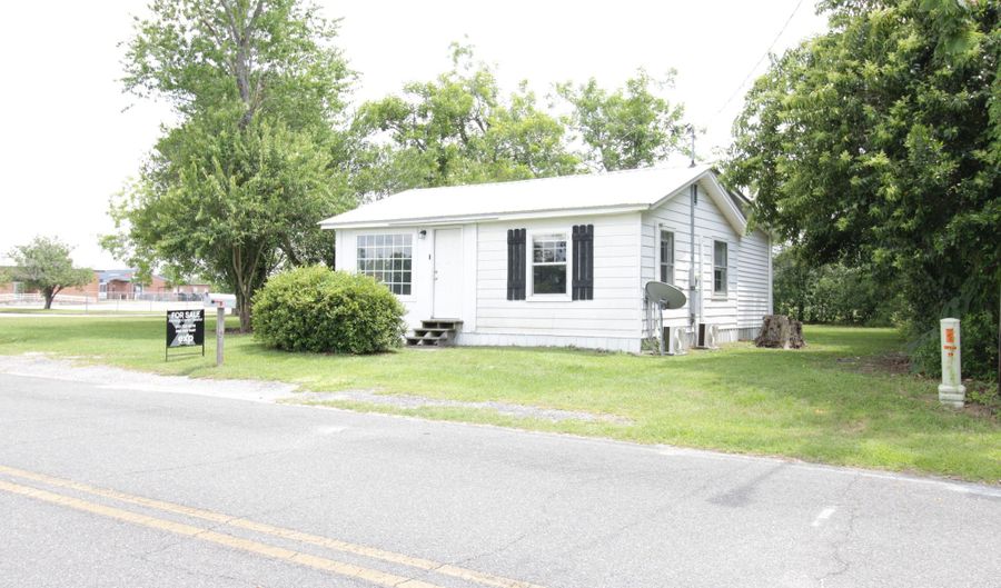 511 E 17th St, Alma, GA 31510 - 3 Beds, 2 Bath
