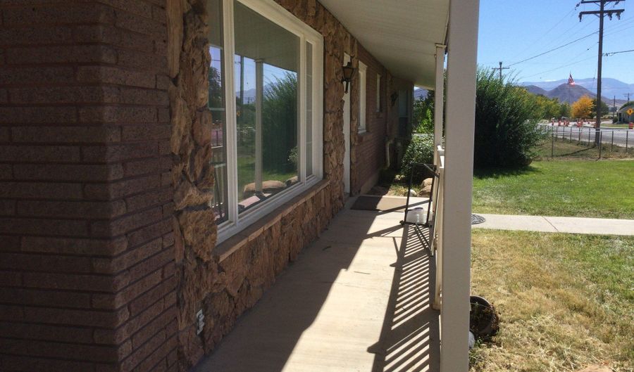 30 N MAIN, Aurora, UT 84620 - 5 Beds, 3 Bath
