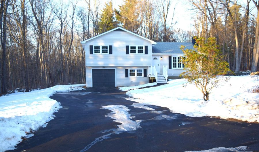 10 Meeting House Rd, Barkhamsted, CT 06063 - 3 Beds, 2 Bath