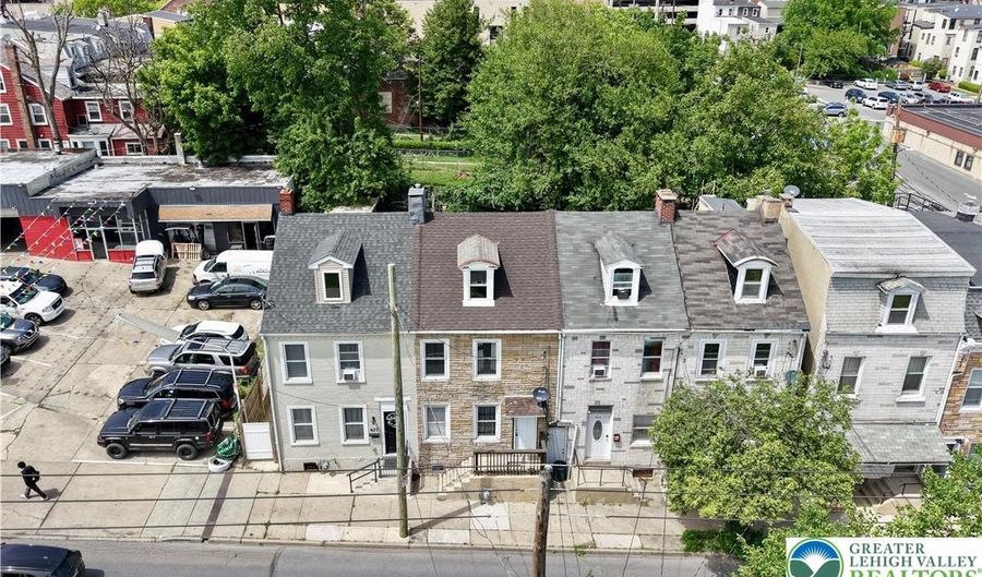 635 W Union St, Allentown, PA 18101 - 3 Beds, 2 Bath