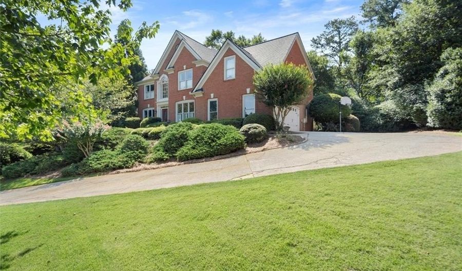 4020 Walnut Creek Trl, Alpharetta, GA 30005 - 5 Beds, 5 Bath