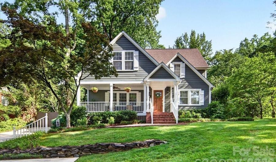 1333 Woodland Dr, Charlotte, NC 28205 - 4 Beds, 3 Bath