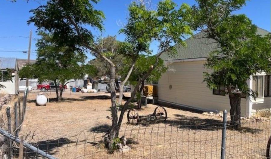 105 S Bellevue Ave, Goldfield, NV 89013 - 2 Beds, 2 Bath