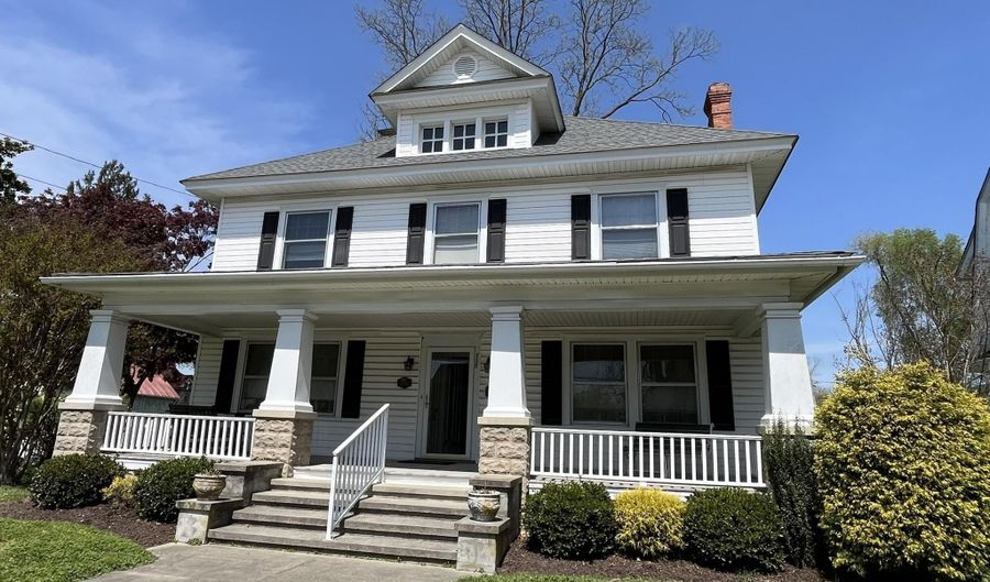110 DELAWARE Ave, Bridgeville, DE 19933 - 3 Beds, 2 Bath