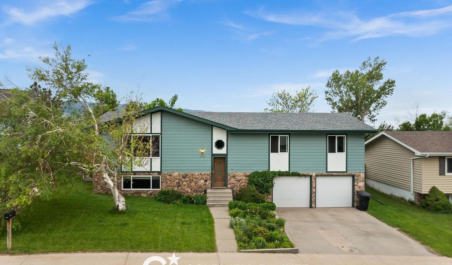 3572 Meadowlark Dr, Casper, WY 82604 - 5 Beds, 3 Bath