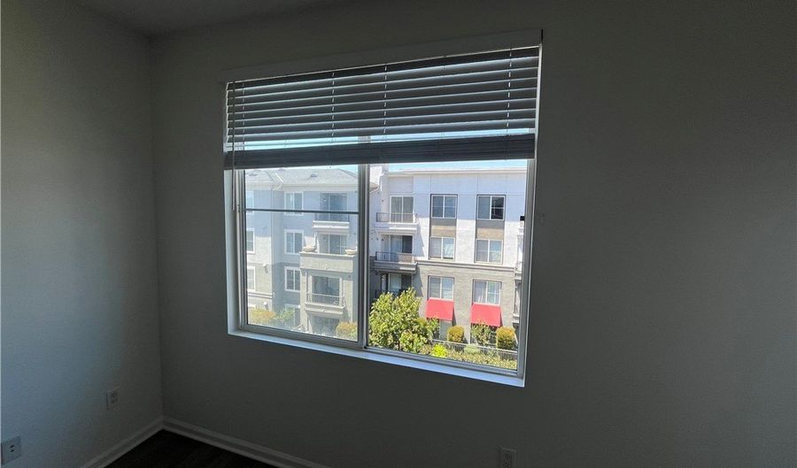 1801 E Katella 4033, Anaheim, CA 92805 - 1 Beds, 1 Bath