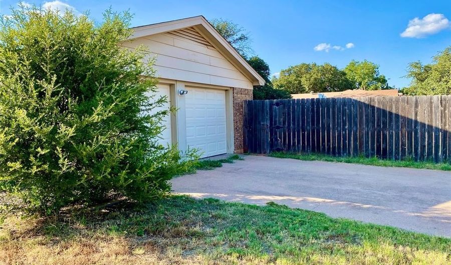 3210 Pheasant Dr, Abilene, TX 79606 - 3 Beds, 2 Bath
