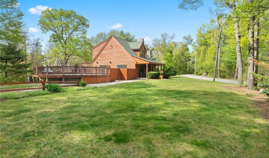 119 George Allen Rd, Glocester, RI 02814 - 3 Beds, 2 Bath
