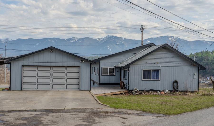 6413 Comanche St, Bonners Ferry, ID 83805 - 3 Beds, 2 Bath