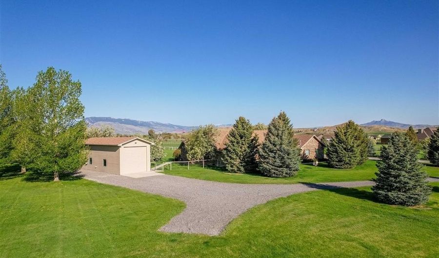 33 Road 3DX, Cody, WY 82414 - 4 Beds, 3 Bath