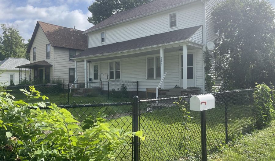 1202-1204 Burnett Ave, Ames, IA 50010 - 0 Beds, 0 Bath