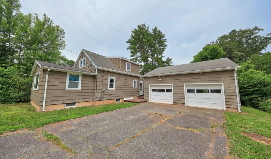 251 Stevens St, Bristol, CT 06010 - 3 Beds, 2 Bath