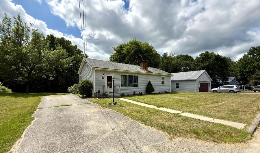 111 Washington St, Baileyville, ME 04694 - 3 Beds, 2 Bath