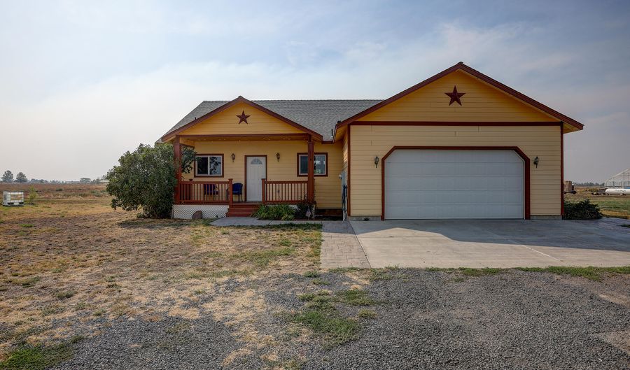 8800-9374 SW Feather Dr, Culver, OR 97734 - 8 Beds, 6 Bath