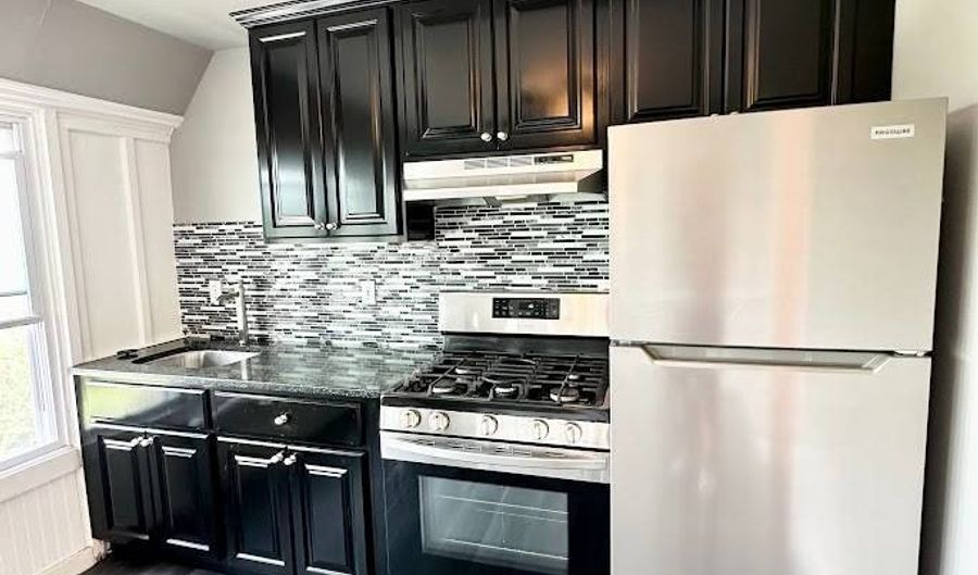 21 Elk St 402, Albany, NY 12207 - 1 Beds, 1 Bath