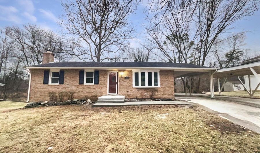12511 CALVERT HILLS Dr, Beltsville, MD 20705 - 3 Beds, 3 Bath