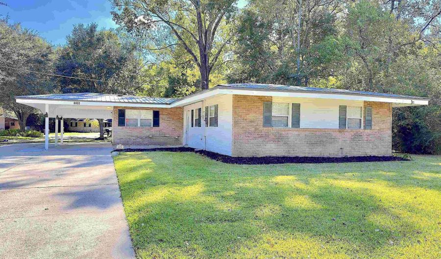 8032 Sholar Dr, Baton Rouge, LA 70809 - 2 Beds, 2 Bath