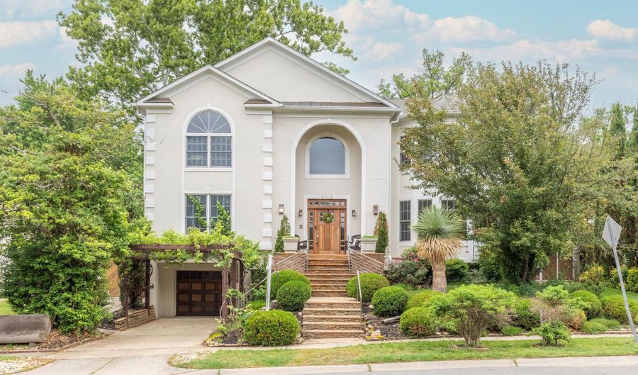 9715 SINGLETON Dr, Bethesda, MD 20817 - 5 Beds, 7 Bath