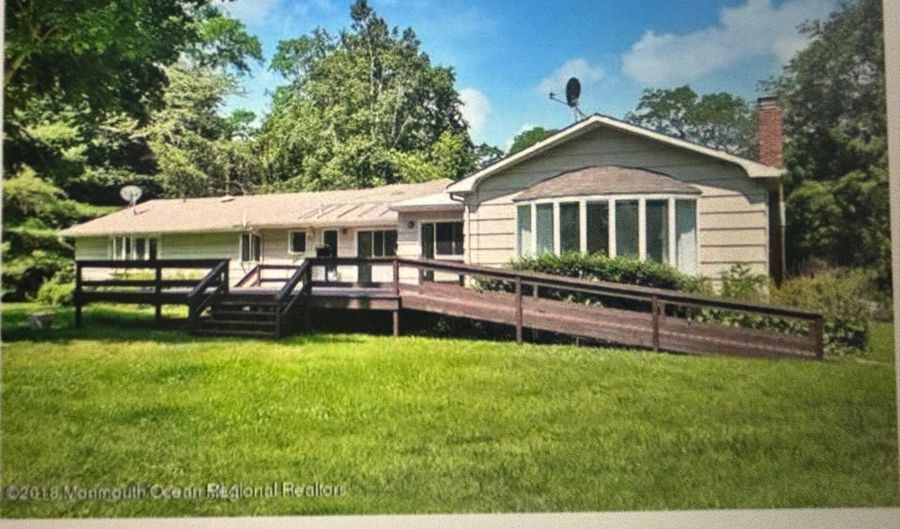 5 Whipporwill Valley Rd, Atlantic Highlands, NJ 07716 - 5 Beds, 3 Bath