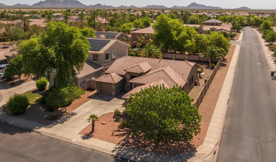 2990 N PEARL Ct, Casa Grande, AZ 85122 - 3 Beds, 2 Bath