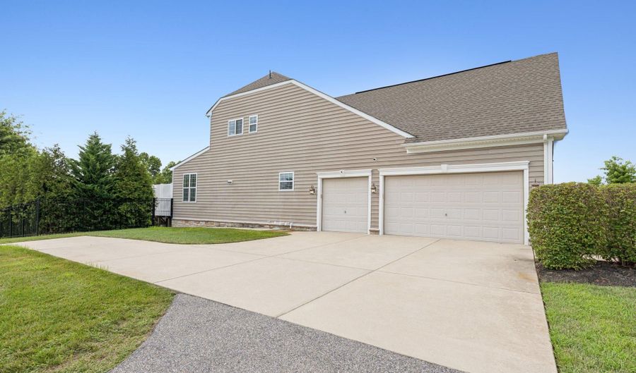 12806 CONTEE MANOR Rd, Bowie, MD 20721 - 5 Beds, 6 Bath
