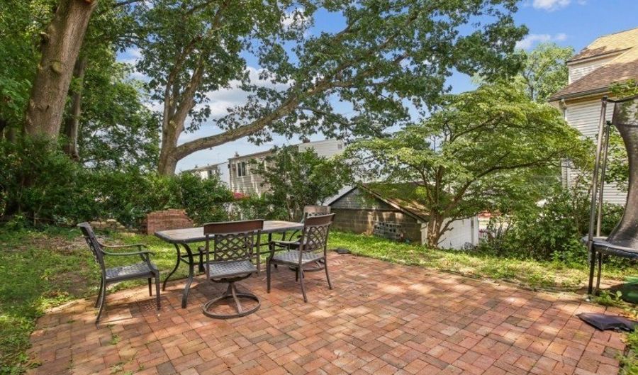419 Greylock Pkwy, Belleville, NJ 07109 - 3 Beds, 2 Bath