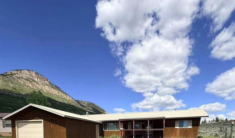 31 Posten Rd, Cody, WY 82414 - 2 Beds, 1 Bath