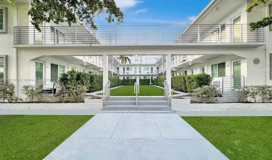 9270 E Bay Harbor Dr 4A, Bay Harbor Islands, FL 33154 - 1 Beds, 1 Bath
