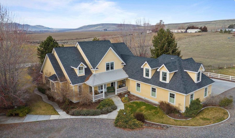 1522 N Dallas Rd, Benton City, WA 99320 - 4 Beds, 3 Bath