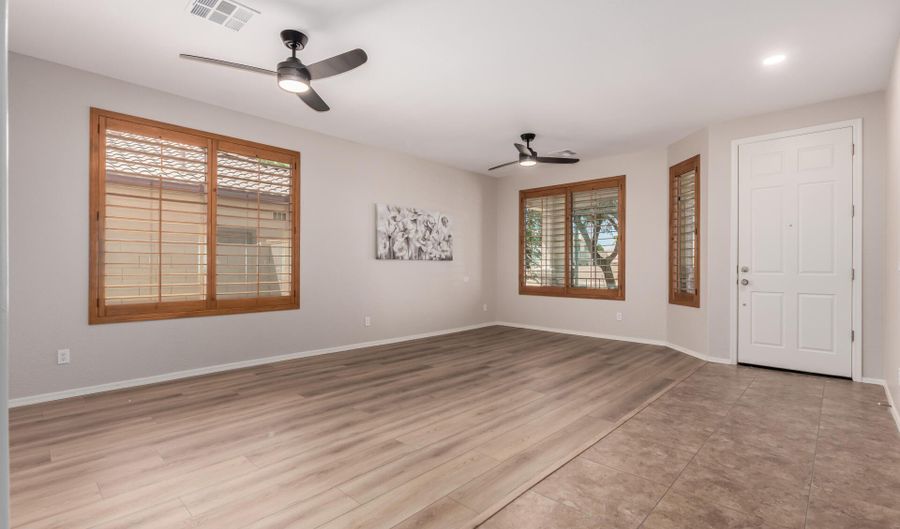 2825 E GALVESTON St, Chandler, AZ 85225 - 3 Beds, 3 Bath