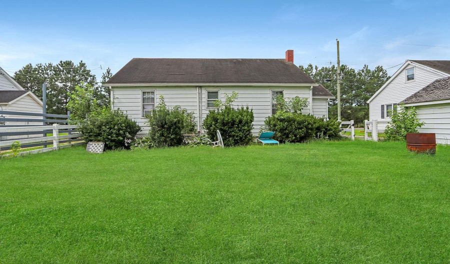 9507 BURNITE MILL Rd, Felton, DE 19943 - 2 Beds, 1 Bath