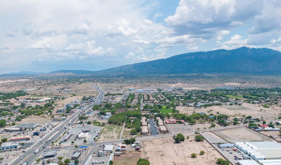 127 S CAMINO DEL PUEBLO, Bernalillo, NM 87004 - 5 Beds, 3 Bath