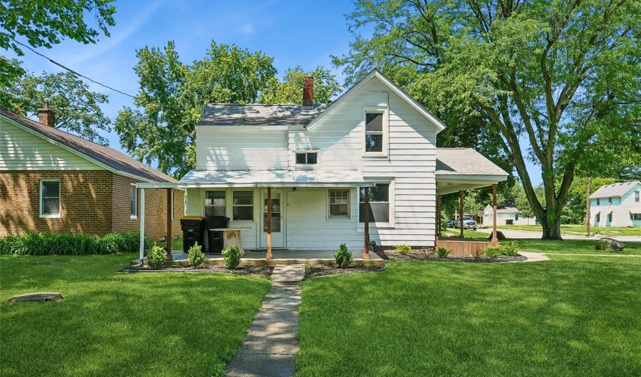 217 N 6th St, Adel, IA 50003 - 3 Beds, 2 Bath