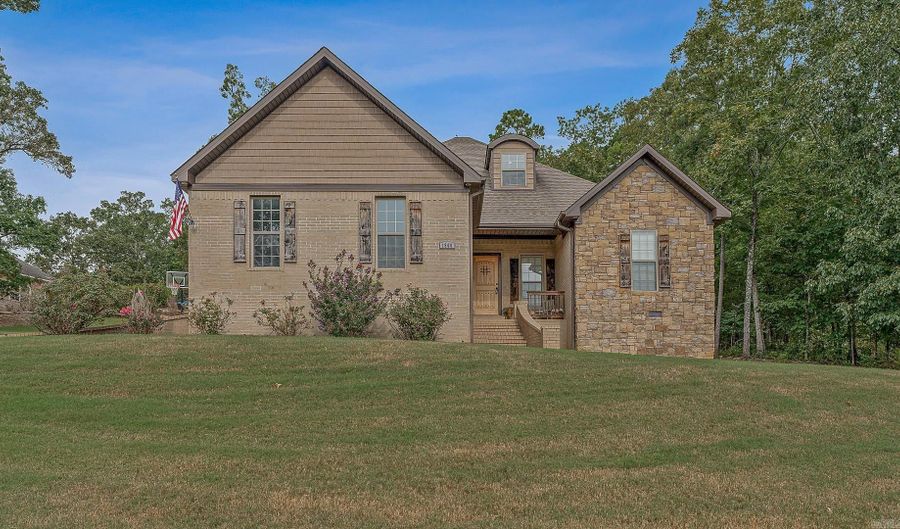 1940 Mountain Ridge Rd, Batesville, AR 72501 - 4 Beds, 3 Bath