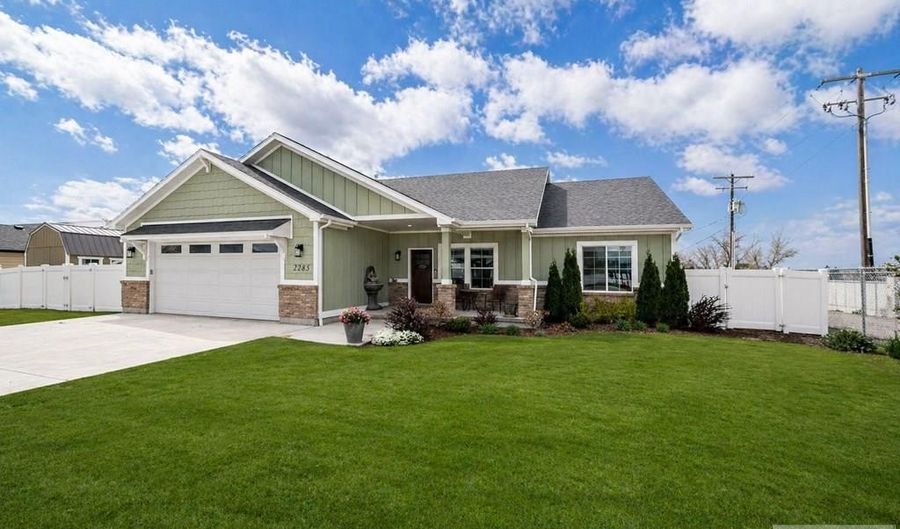 2285 Coopers Way, Blackfoot, ID 83221 - 3 Beds, 2 Bath