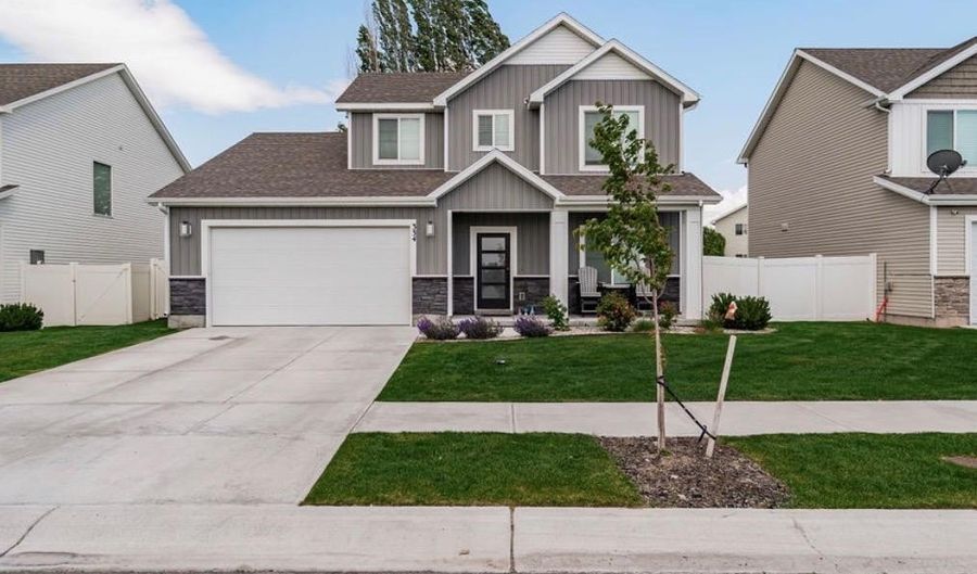 334 Church St, Ammon, ID 83406 - 4 Beds, 3 Bath