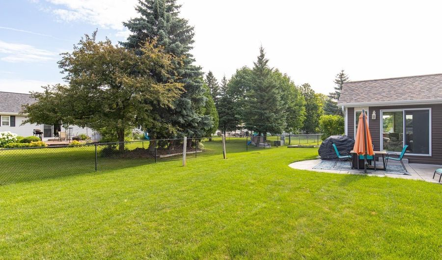 W3042 JUST ABOUT Lane, Appleton, WI 54915 - 5 Beds, 4 Bath
