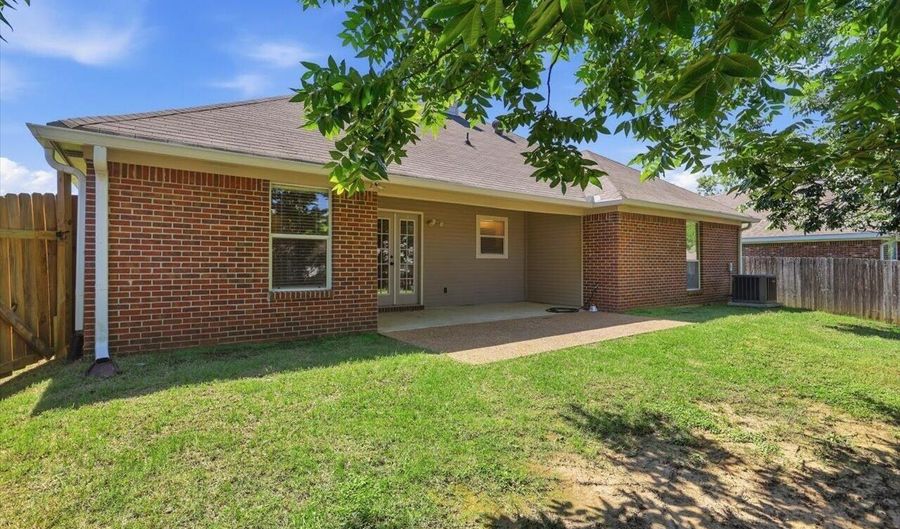 203 Edgewater Branch Dr, Brandon, MS 39042 - 3 Beds, 2 Bath