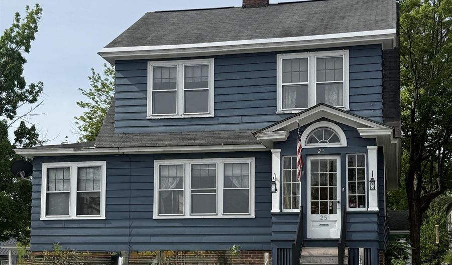 25 Laurel St, Berlin, NH 03570 - 4 Beds, 1 Bath