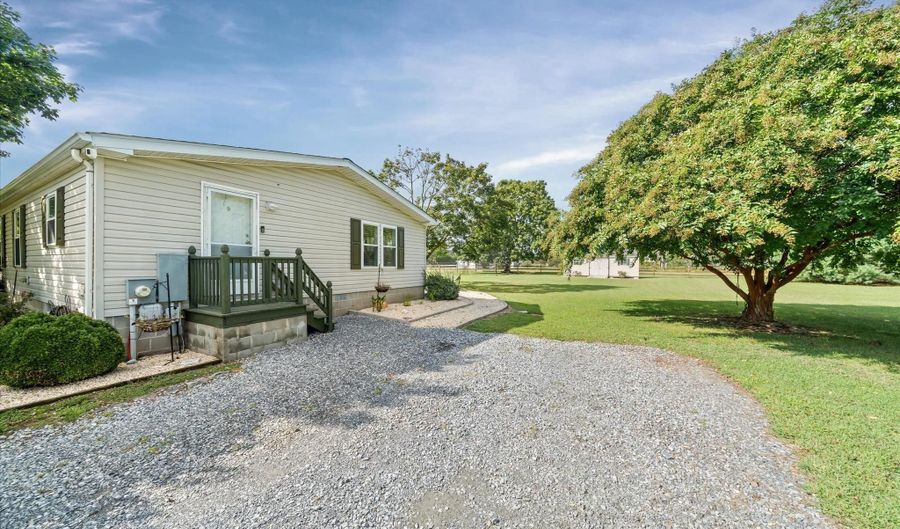 15 LEGEND Ln, Houston, DE 19954 - 3 Beds, 2 Bath