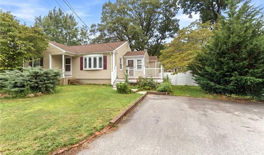 216 Hyde St, Cranston, RI 02920 - 2 Beds, 1 Bath