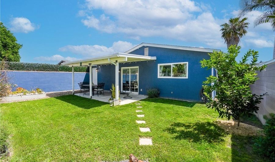 153 Avenida Del Gado, Oceanside, CA 92057 - 2 Beds, 1 Bath
