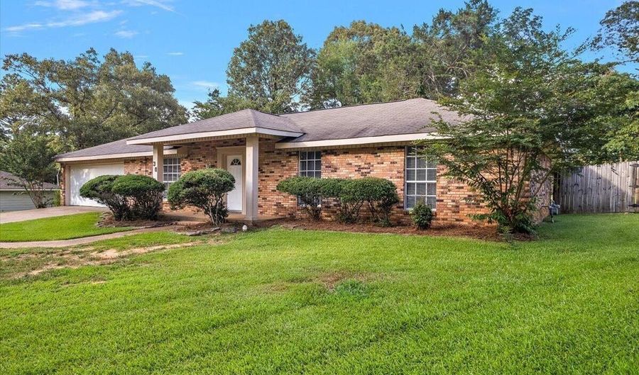 30 Fox Glen Cv, Brandon, MS 39042 - 3 Beds, 2 Bath